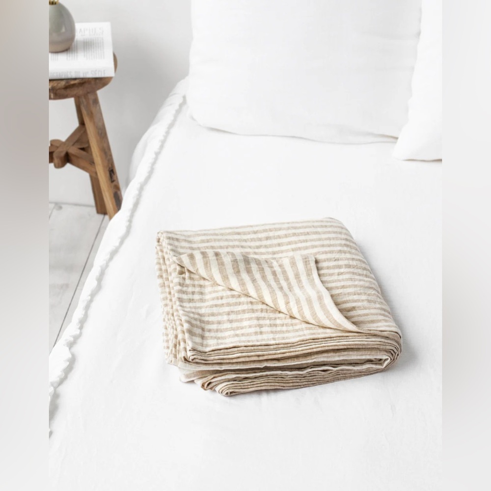 100% linen flat sheet. King/Cal King. Magic Linen.